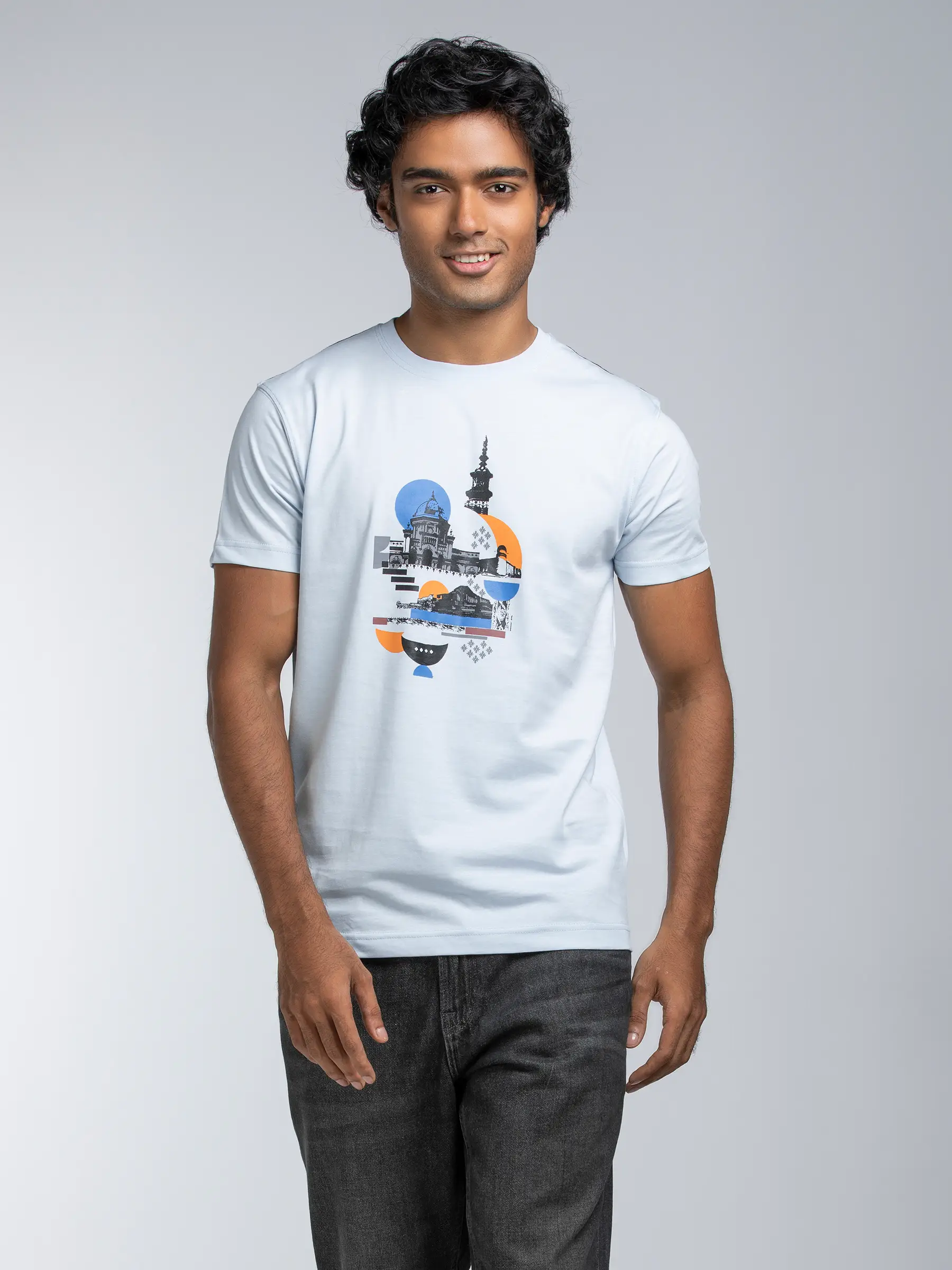 0120000039807 V-Neck T-Shirt - Image 1